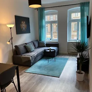 newly-refurbished-leutzsch-apartment.bestleipzighotels.com/